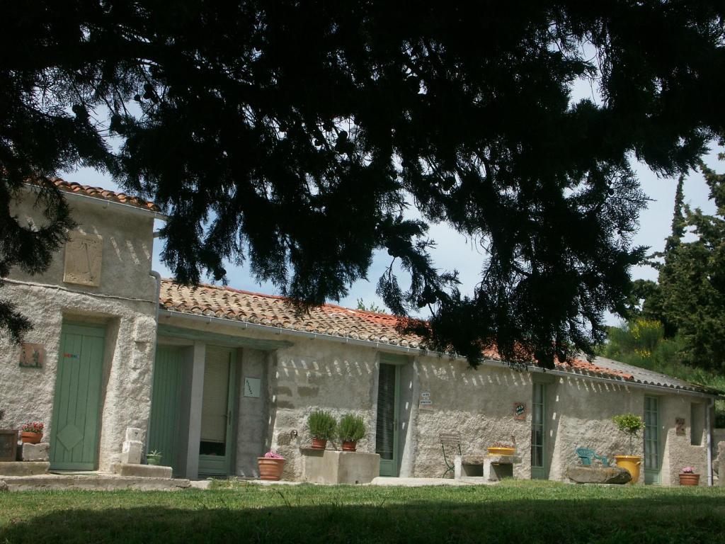 Ecuries Sainte Croix Bed & Breakfast Carcassonne Bagian luar foto